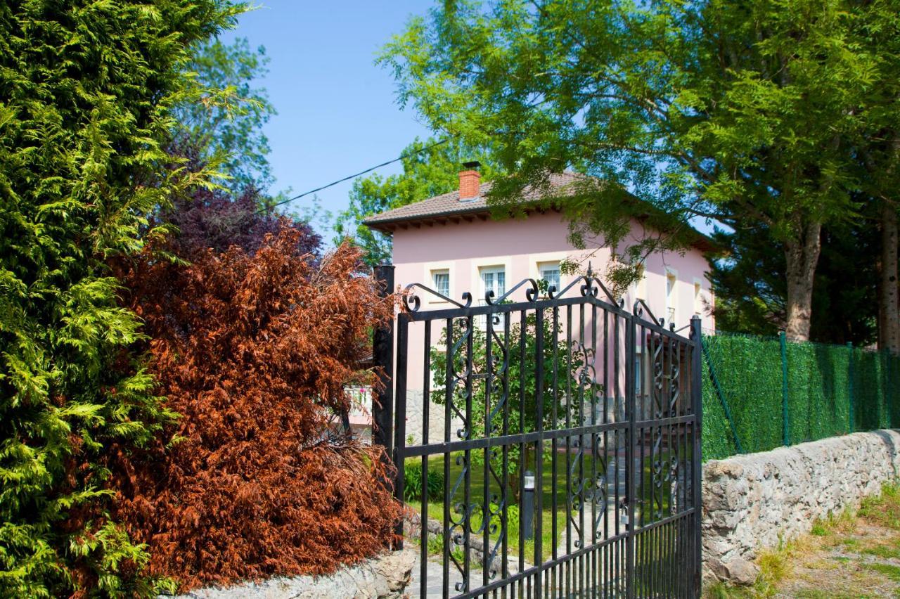 Villa Mercedes Piloña المظهر الخارجي الصورة